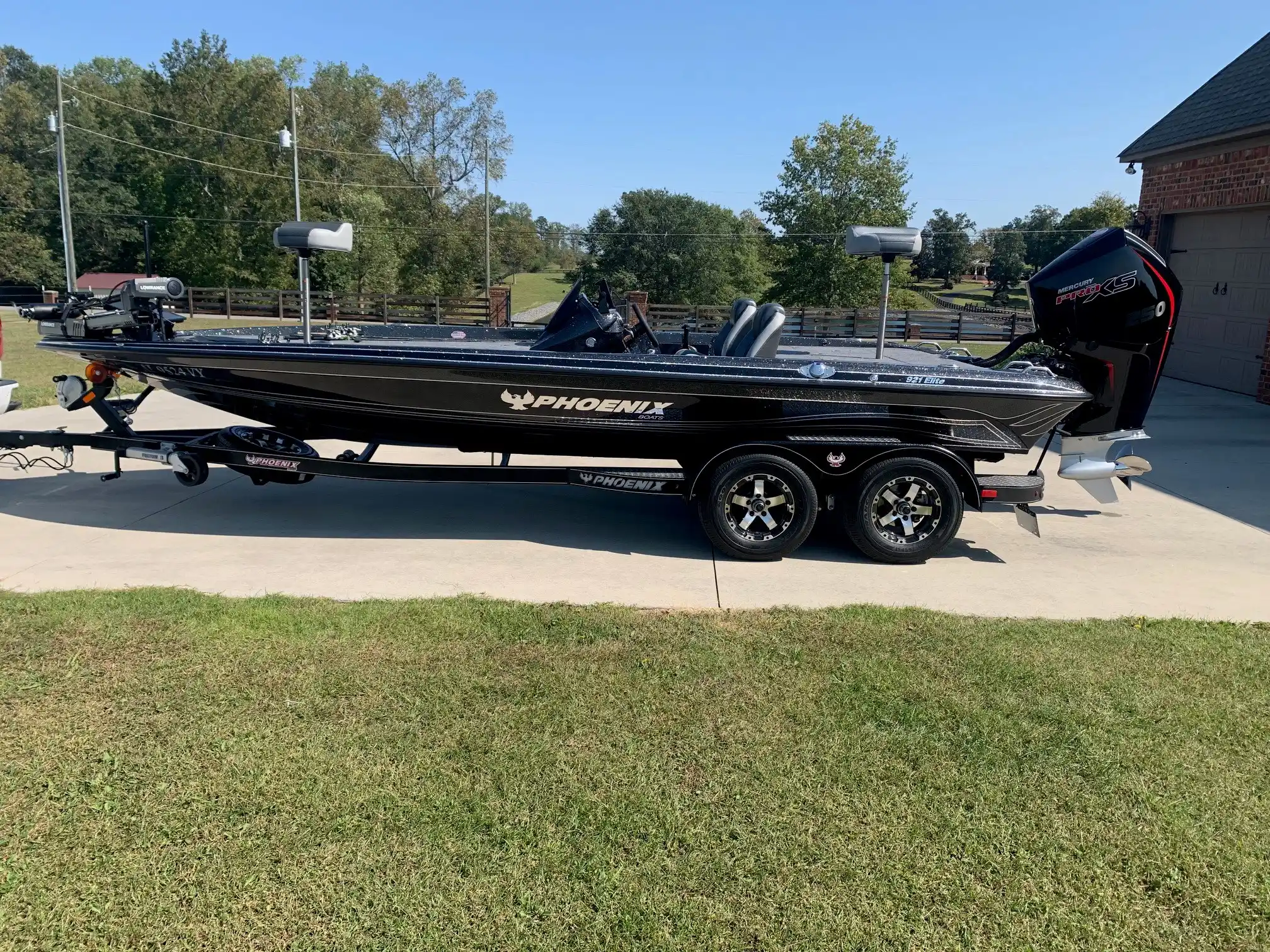 Phoenix 921 Elite bass boat